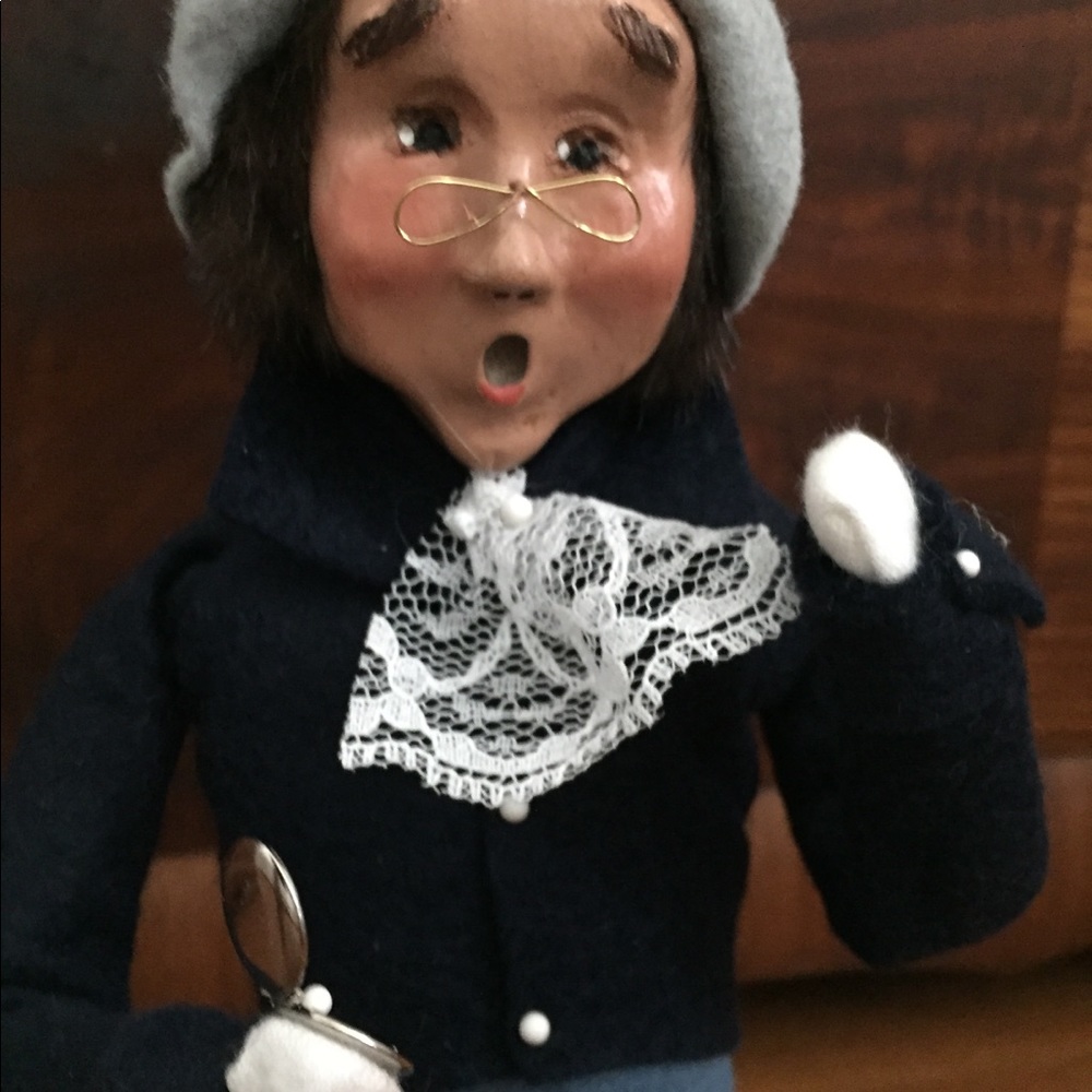 Byers Choice Ltd. “Victorian Adult” Statuette - Picture 3 of 6